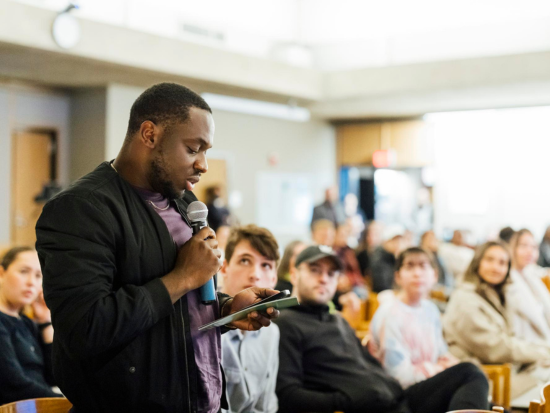 An audience member asks a question during the 2023 Cascieri Lecture.