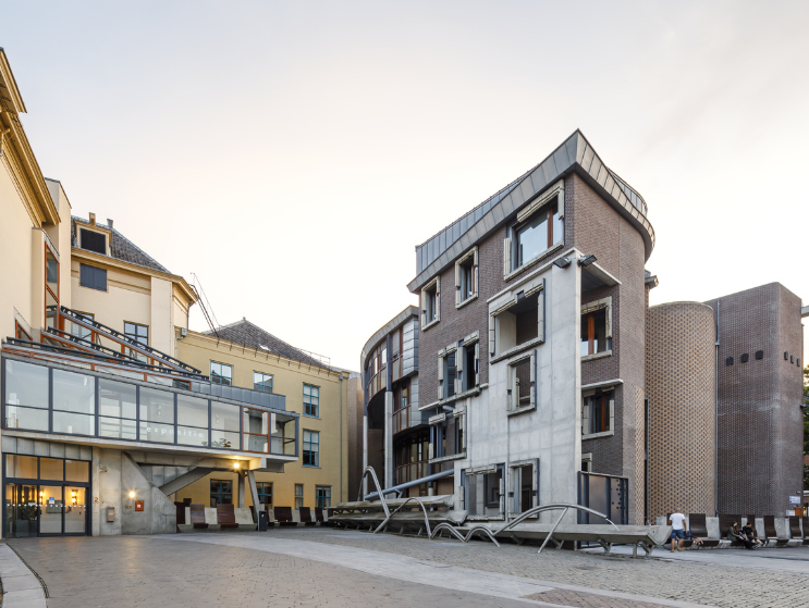 Exterior entrance to Utrecht City Hall in the Netherlands desgined by Benedetta Tagliabue – EMBT Architects. Copyright Marcela Grassi.